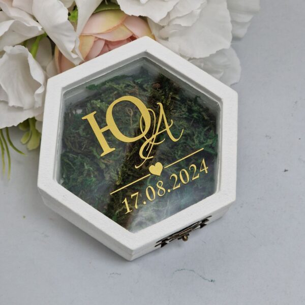 Шкатулки и подставки для колец